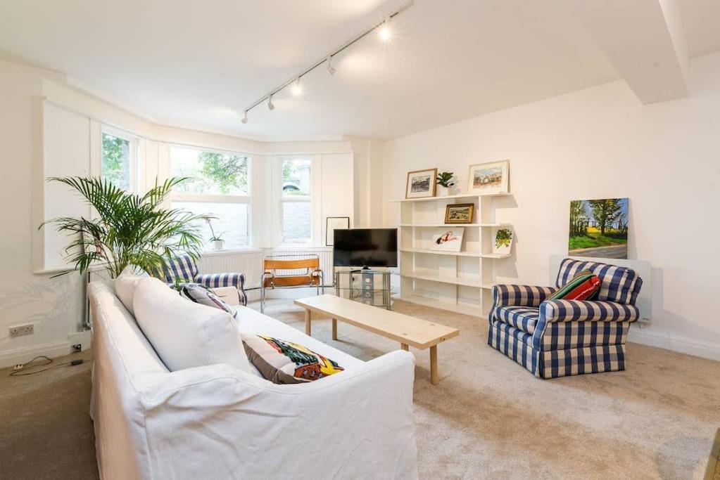 Spacious 2 Bed Garden Flat By The Thames+parking * Londen