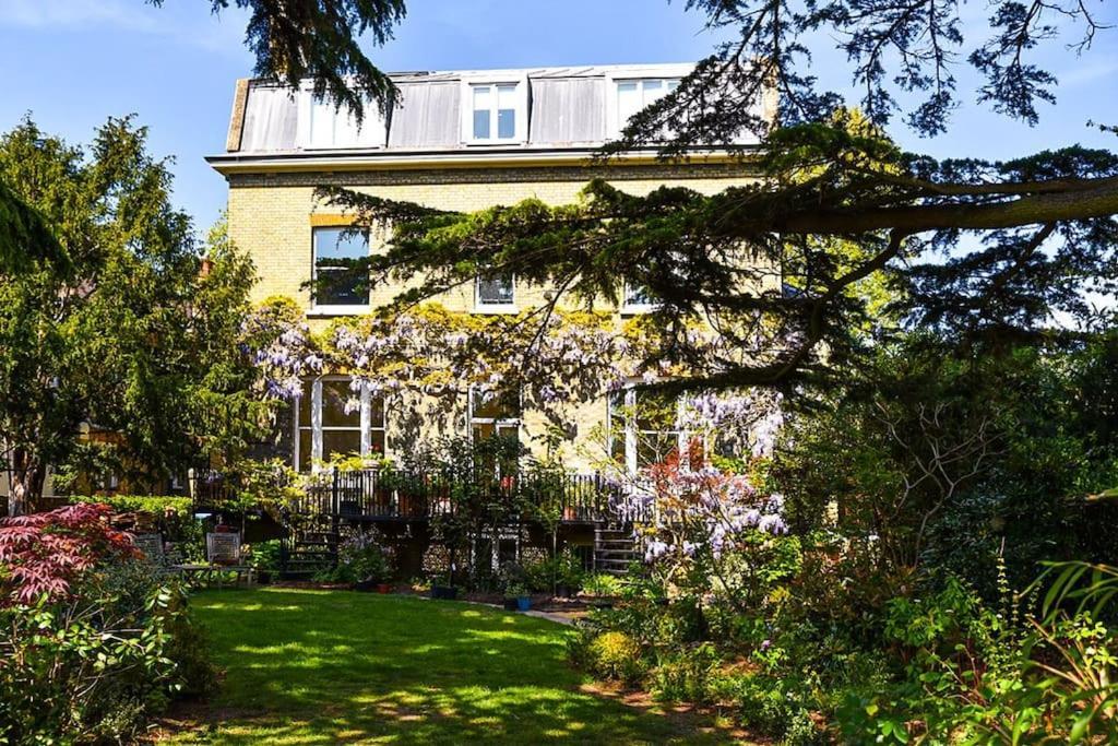 Spacious 2 Bed Garden Flat By The Thames+parking Appartement