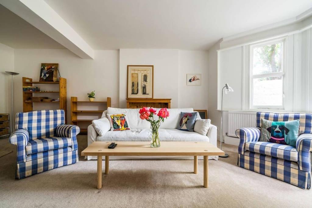 Spacious 2 Bed Garden Flat By The Thames+parking Appartement Londen