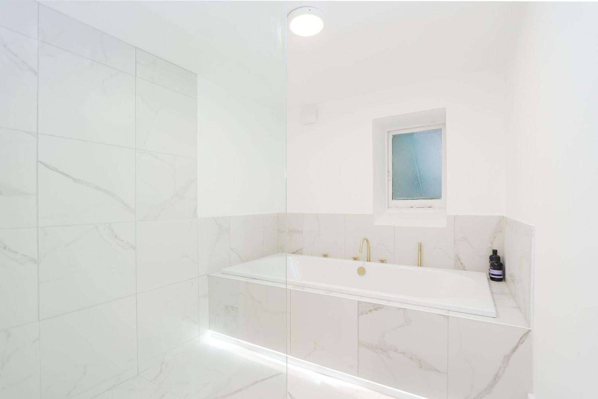 Apartamento Elegant 2-bedroom Getaway W Terrace & Garden Views