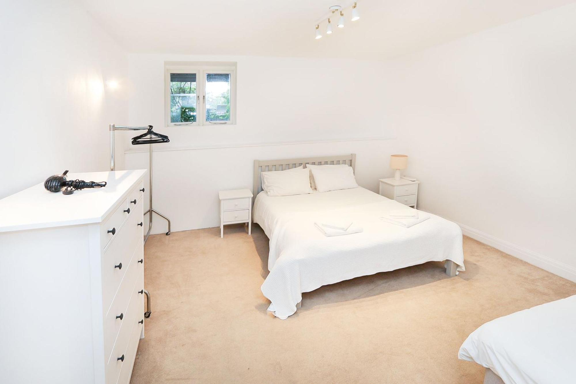 Apartamento Elegant 2-bedroom Getaway W Terrace & Garden Views Londres