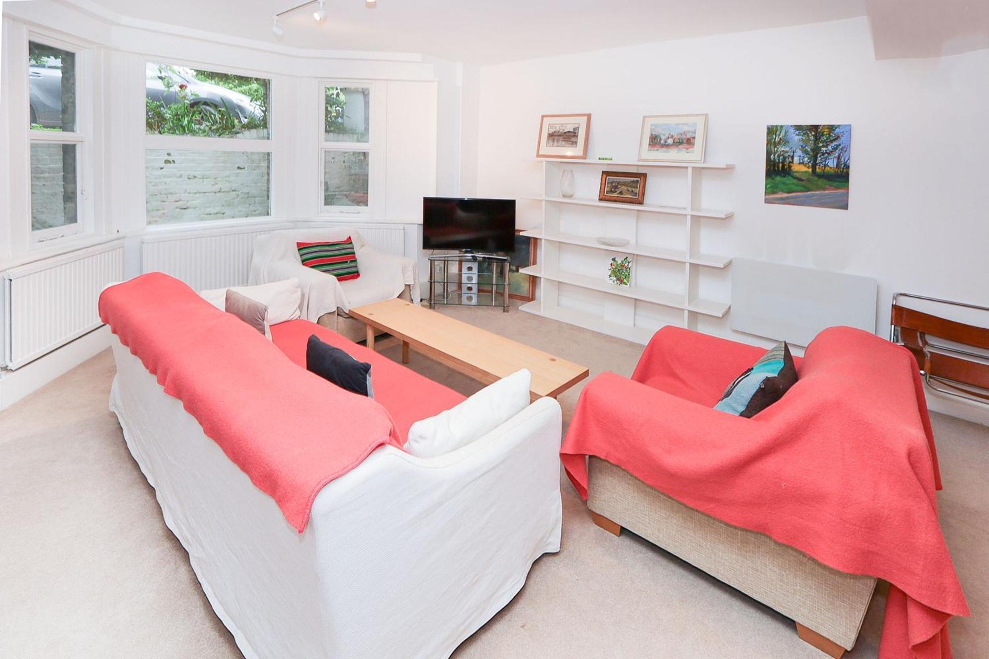Apartamento Elegant 2-bedroom Getaway W Terrace & Garden Views