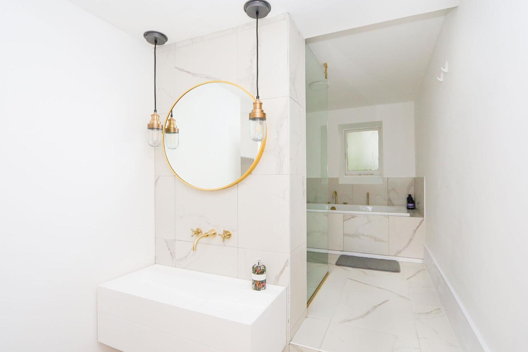 Elegant 2-bedroom Getaway W Terrace & Garden Views *